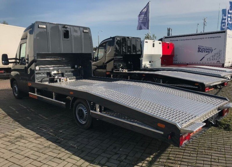 Aluminiowy najazd autolawety z wyciągarką