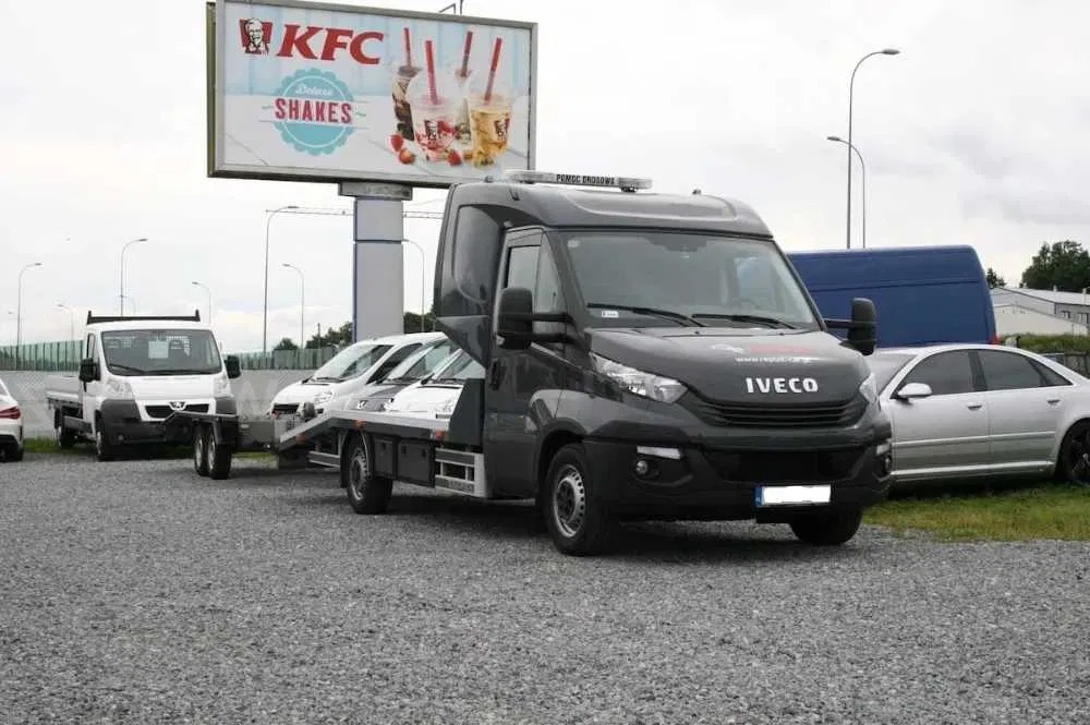 Iveco pomocy drogowej gotowe do wyjazdu, Warszawa